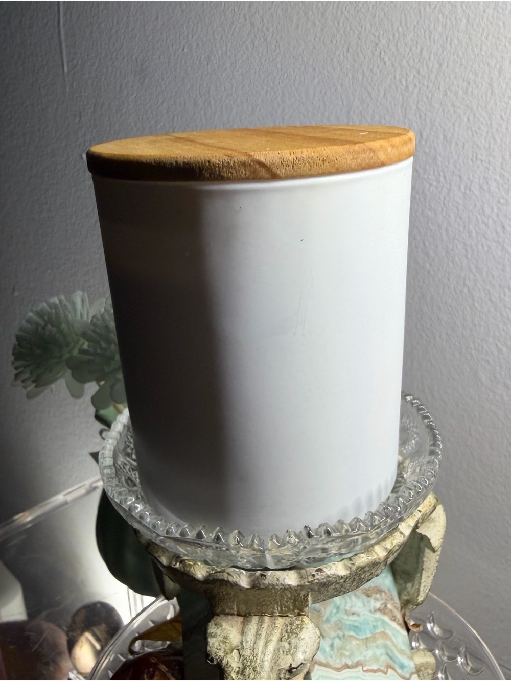 Baby Violet ~8 oz Handcrafted Candle - Picture 3 of 3